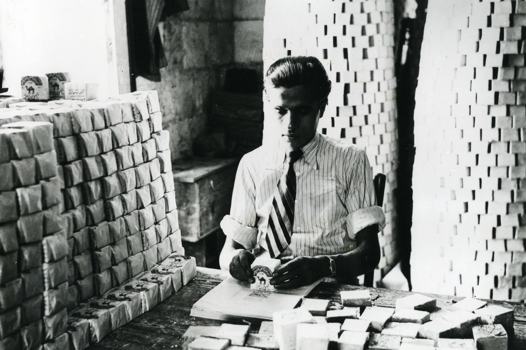 Savon à l'huile d'Olive: homme de face 