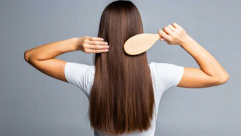 femme de dos cheveux long