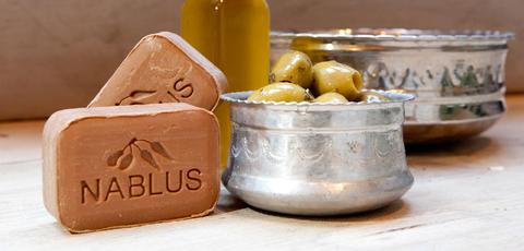 Les différences entre le savon à l'huile d'olive et les autres types de savon