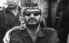 Yasser Arafat portant un KEFFIEH