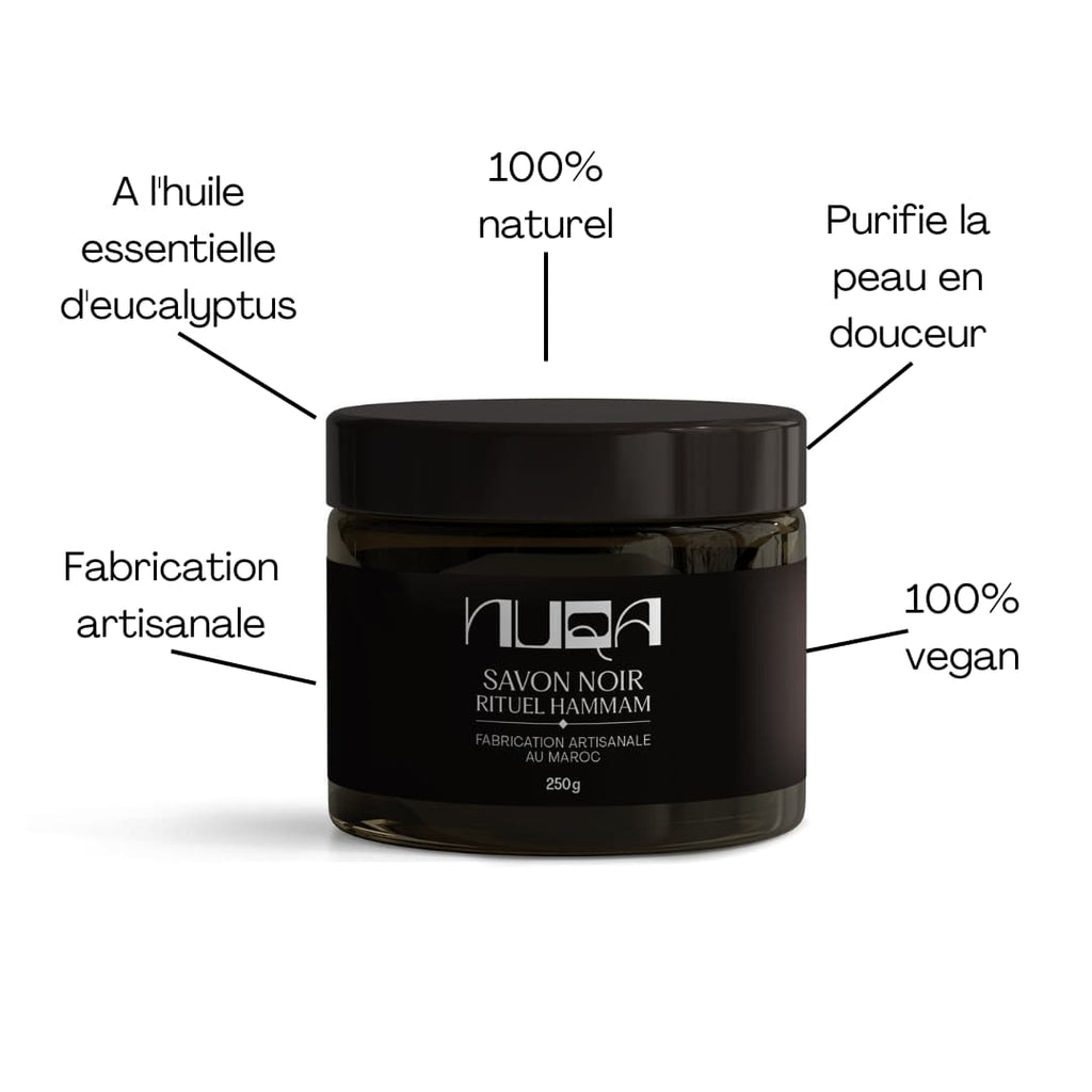 savon noir de face sur fond blanc