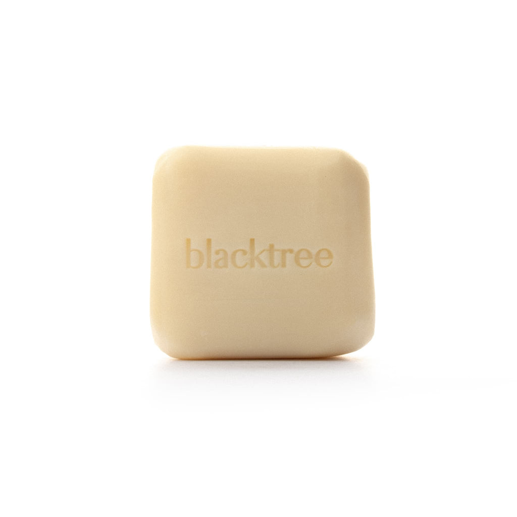 savon de face sur fond blanc